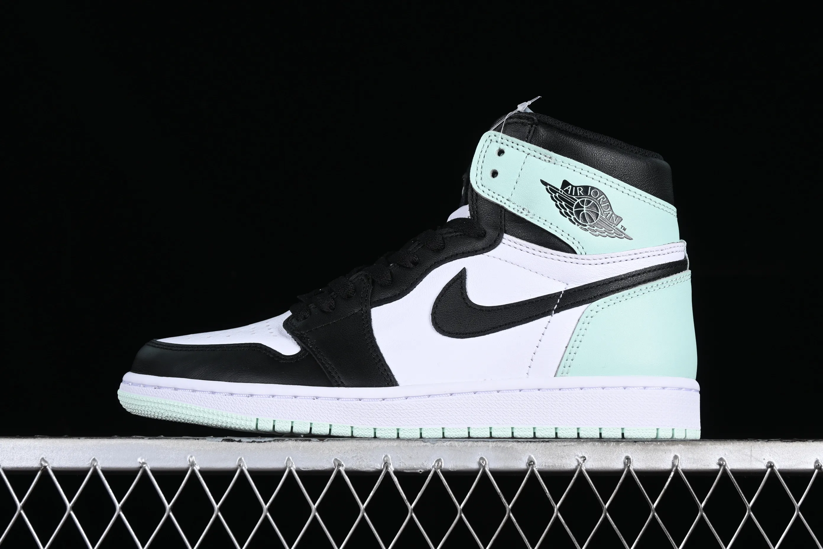 All categories Air Jordan Jordan series basketball shoes Air Jordan 1 High GX foreign trade version Air Jordan 1 Retro High OG "lgloo" AJ1 Joe 1 mint green 861428-100
